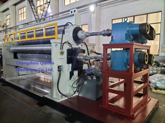 Máy dập nổi vải không dệt φ560 × 2920 Tự động 550m / phút