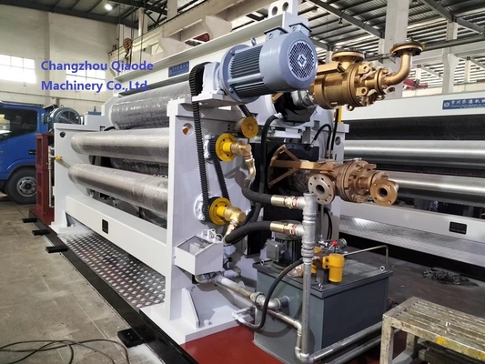 Máy dập nổi vải không dệt φ560 × 2920 Tự động 550m / phút
